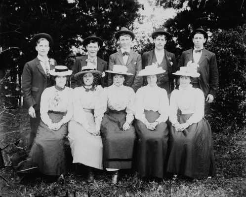 Unidentified posed group of  women and men at Benalla.