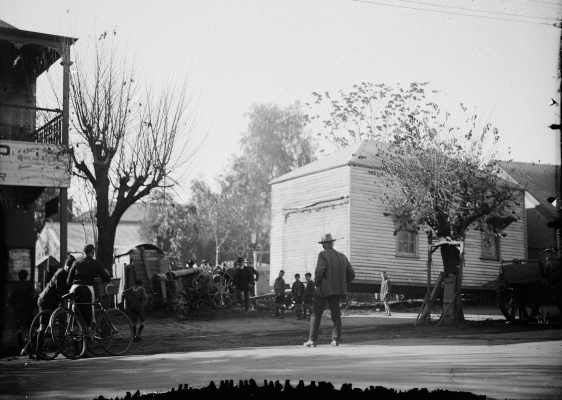 Relocation of a building in Nunn Street Benalla, next to William Howship's business.