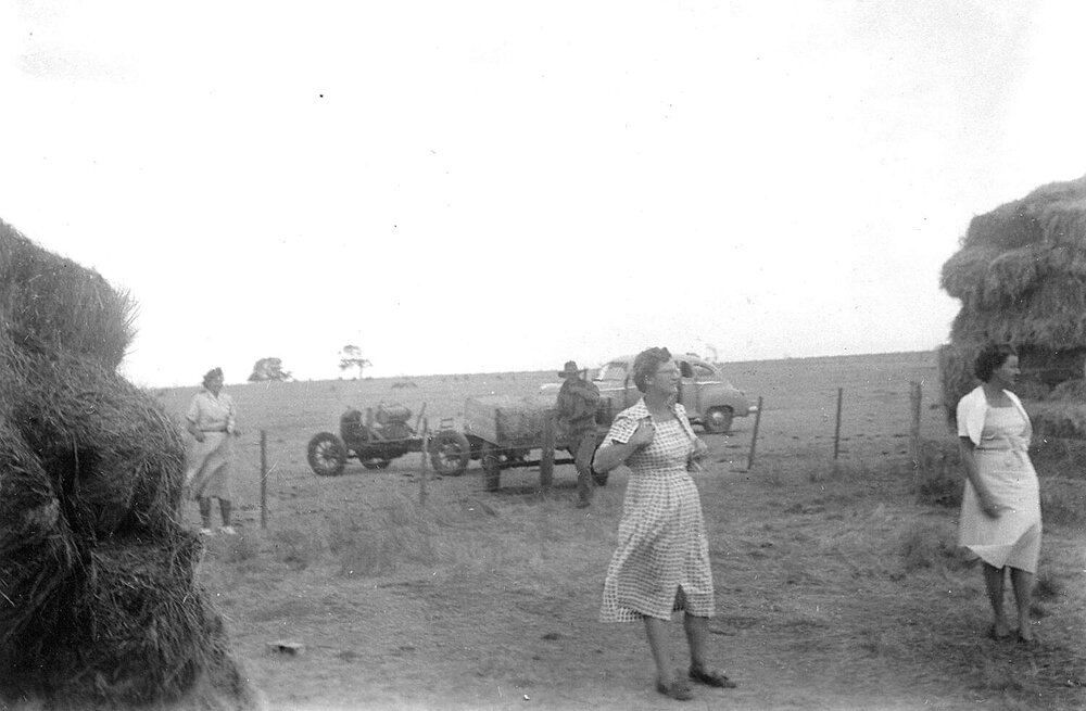 Mabel, Harry, Daphne and Louise Bishop.