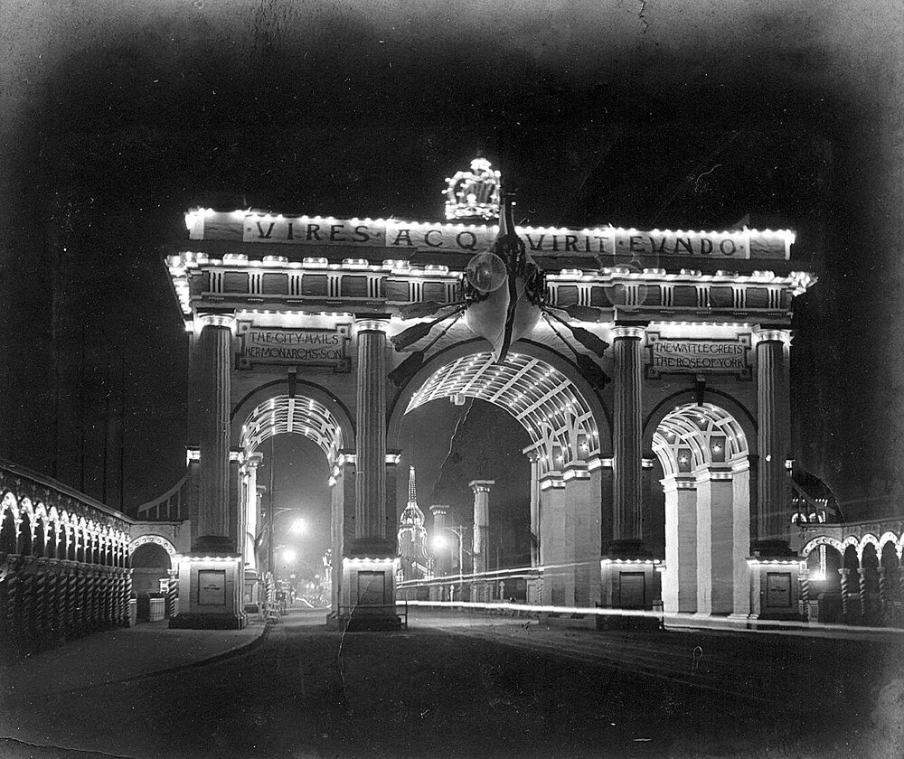 Municipal Arch, Melbourne, 1901.