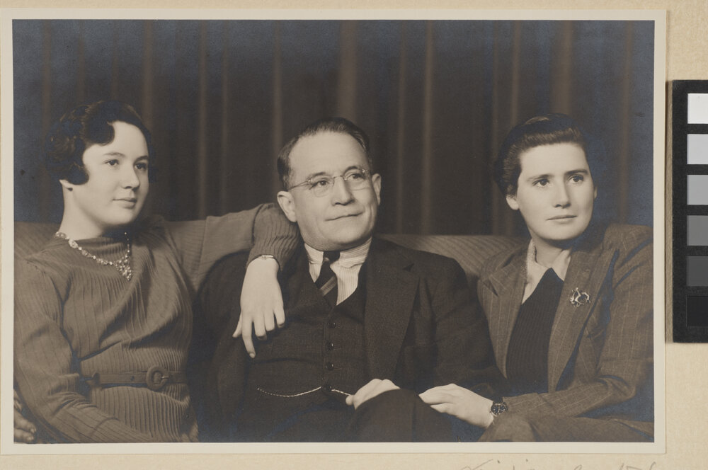 Anthea, Clarence and Diana &lsquo;Ding&rsquo; Dyason