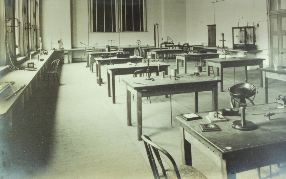 Natural Philosophy School laboratory, University of Melbourne, 1892.