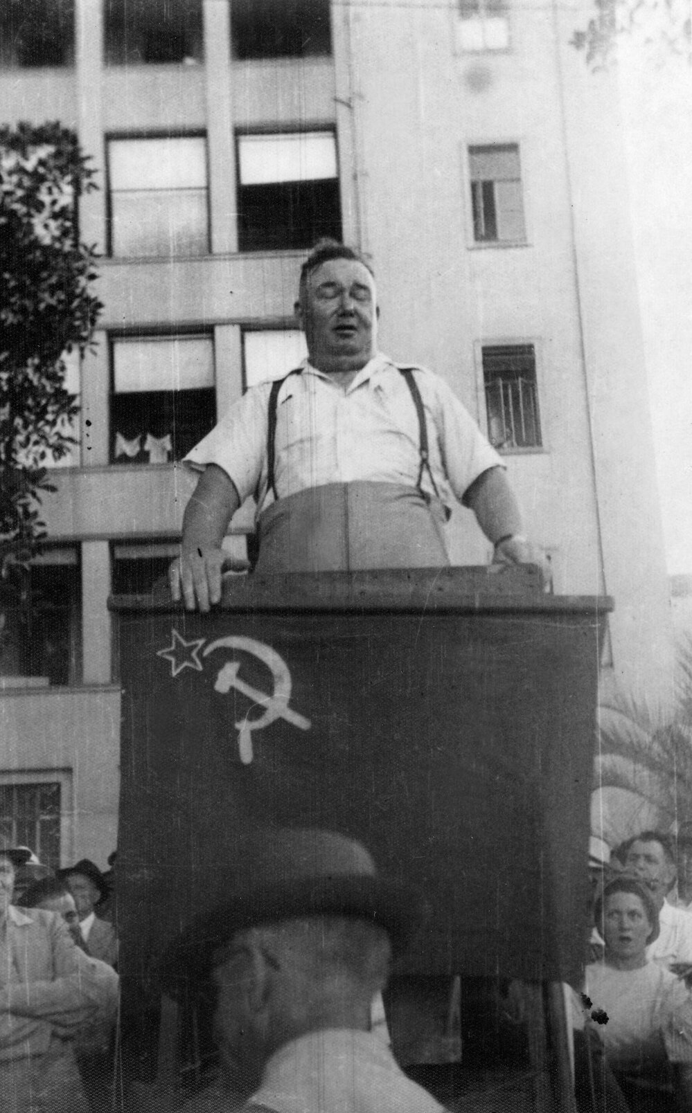 Jim Healy from the Waterside Workers' Federation, speaking at a Communist Party of Australia street meeting in Sydney.