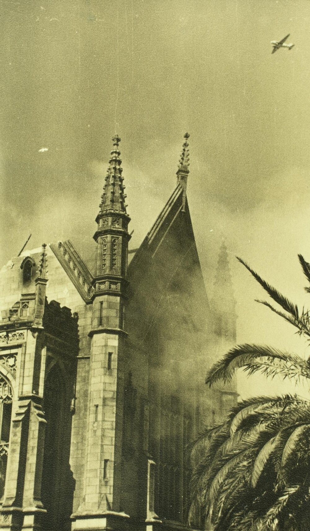 Old Wilson Hall fire, University of Melbourne, 25 January 1952.