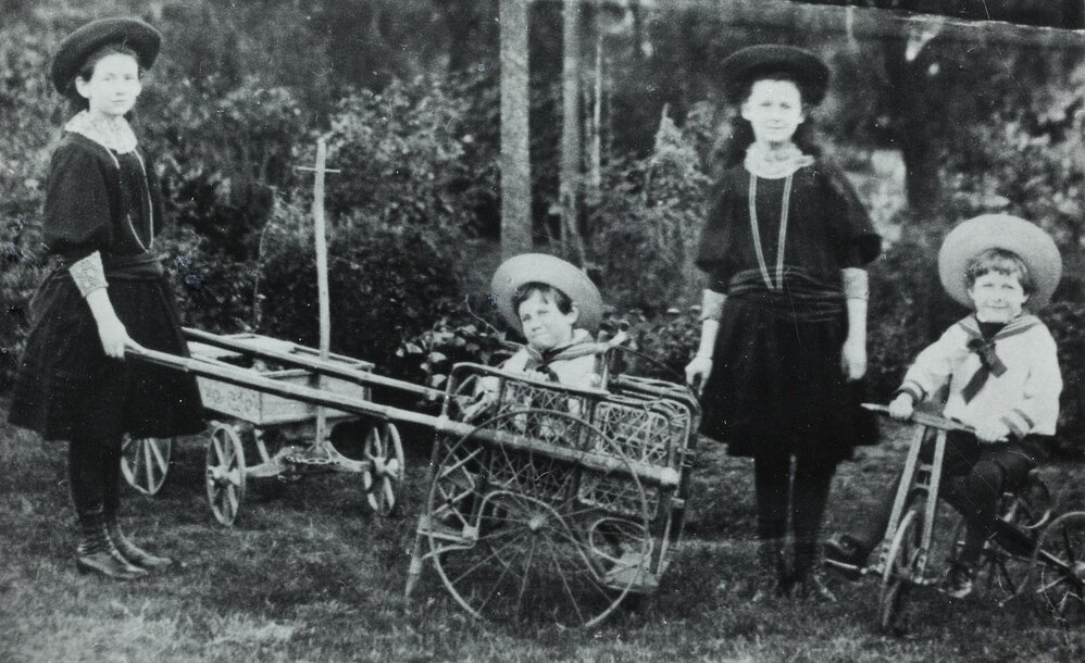 Dr Alexander Leeper's children, University of Melbourne.