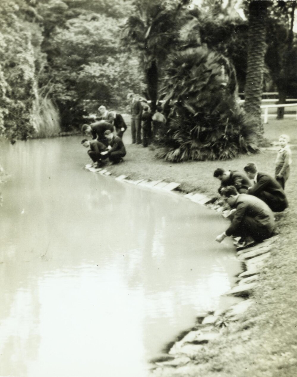 Yabby fishing contest, University of Melbourne, August 1935.