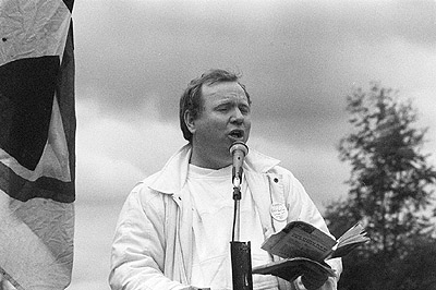Tom the Poet at Peace Picnic in Darebin Parklands, 1986.