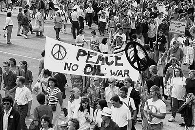 "Peace, no oil war" banner at Persian Gulf war protest march, 18 January 1991.