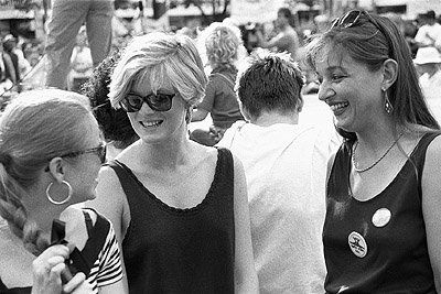 Sian Prior and Theresa Grima at the second Persian Gulf war protest march, 25 January 1991.