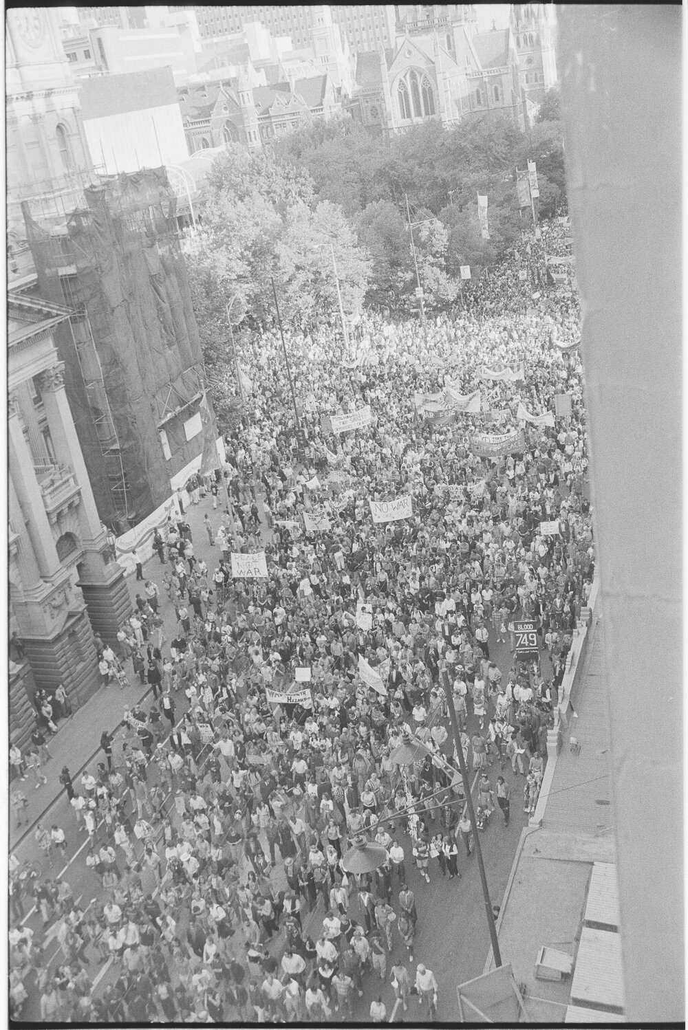 View from sixth floor of the Manchester Unity building during the second Persian Gulf war protest march, 25 January 1991.