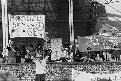 Banners outside U.S. consulate during Persian Gulf war protest, 14 January 1991.