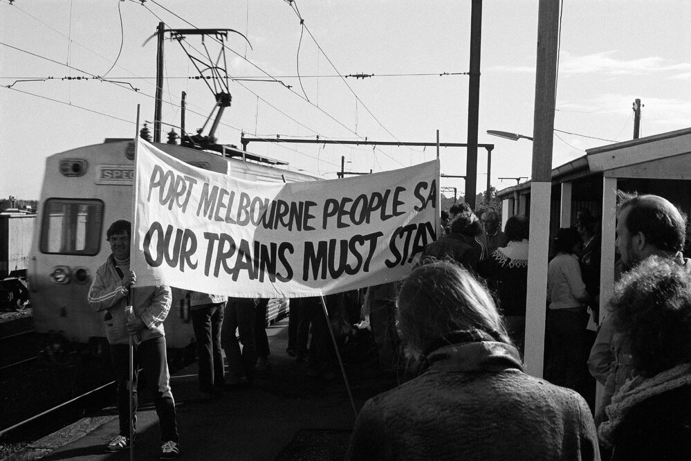 Public transport cuts protest - Port Melbourne banner.