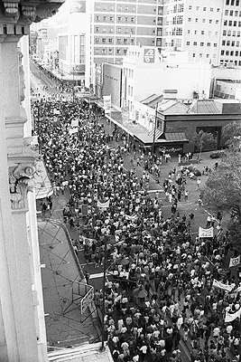 View from sixth floor of the Manchester Unity building during the second Persian Gulf war protest march, 25 January 1991.