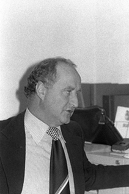 Clyde Holding at a meeting with a visiting Vietnamese medical team.