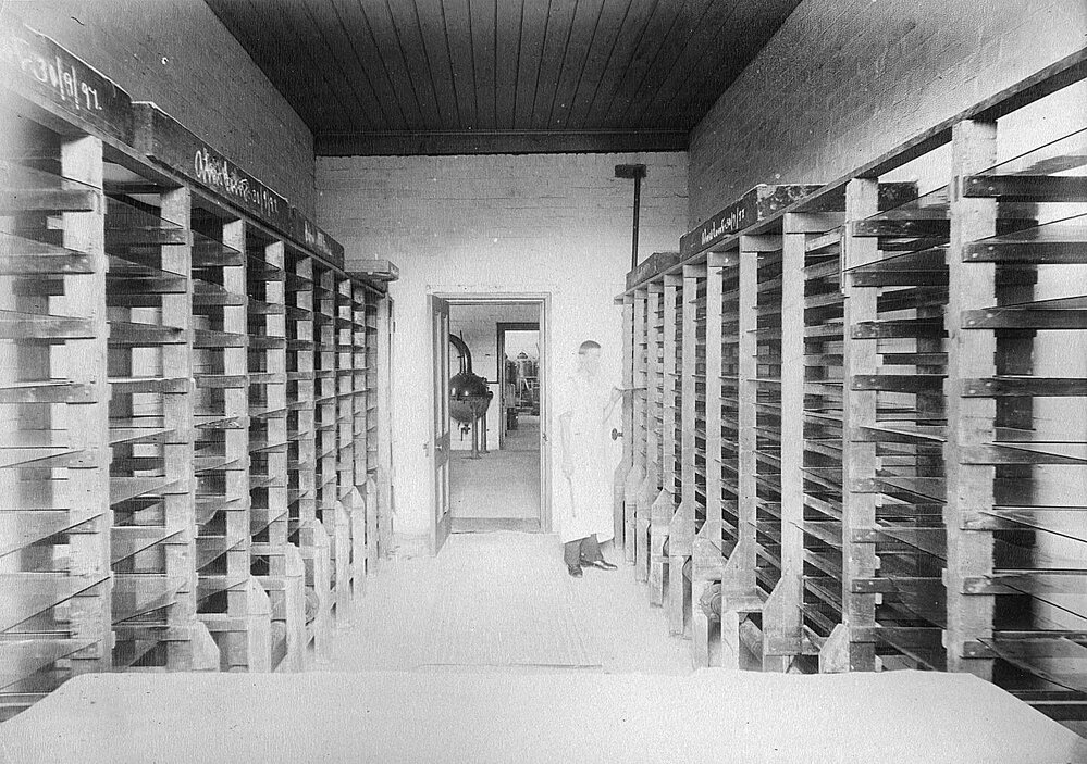 Hot Room for Scale preparations