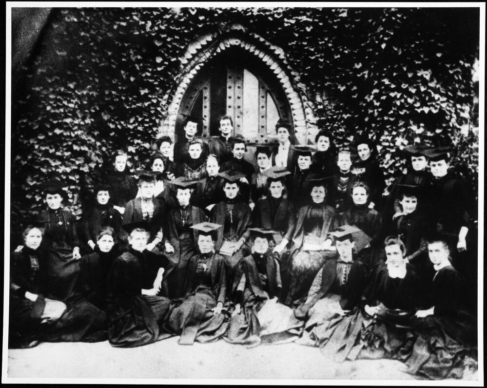 First women to graduate at Melbourne University