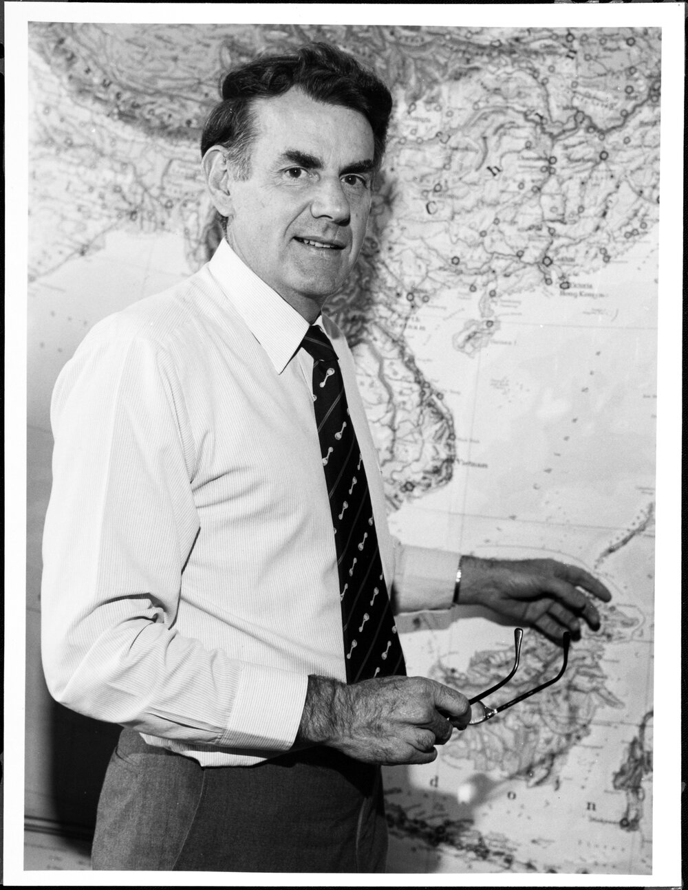 Thompson, Dr Alan, Economic Historian. Nov 1992