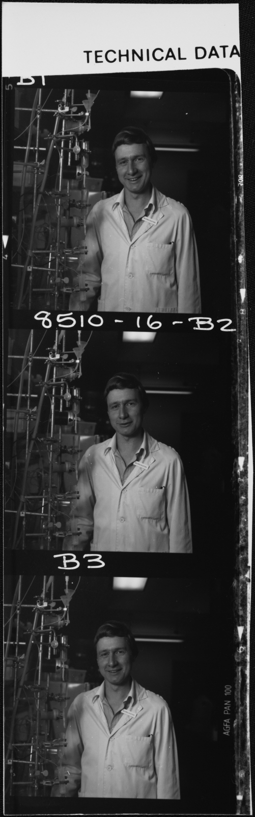 Dusting Dr Gregory, Physiology.