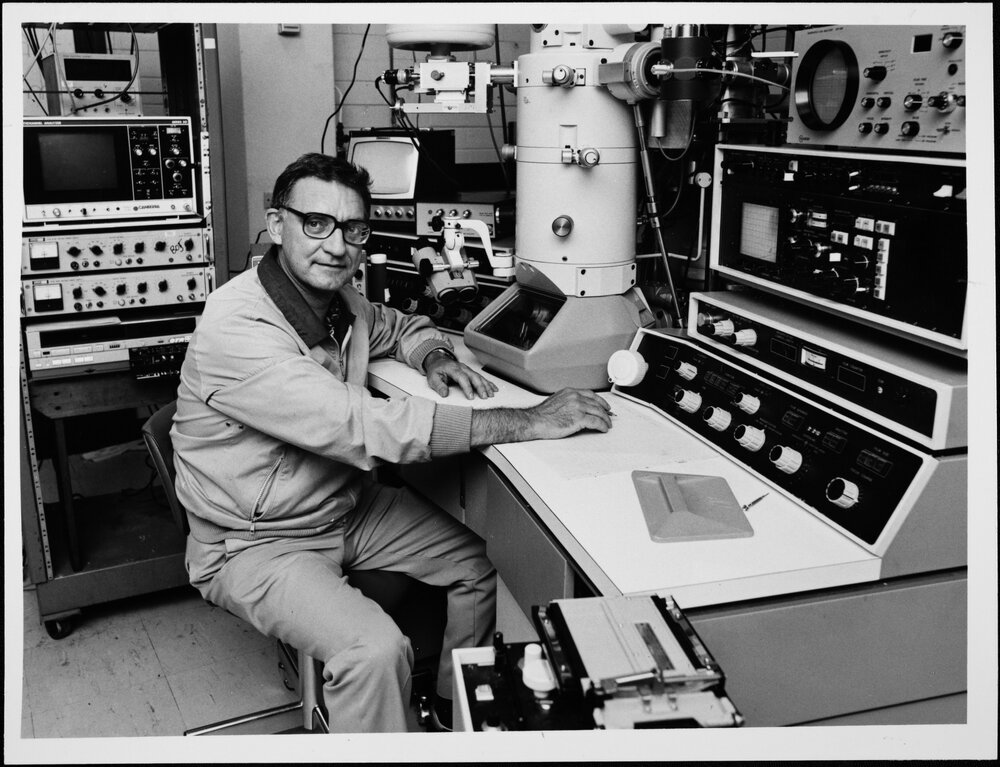 Bursill, Dr Les, Physics.