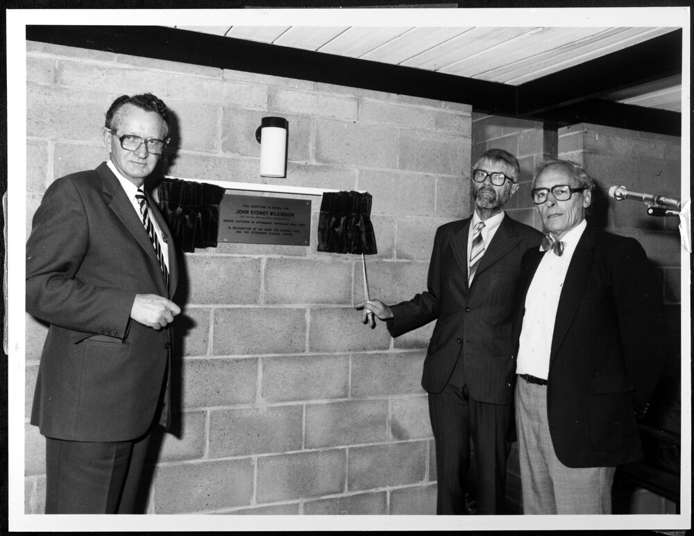 Wilkinson, Dr John S. who unveiled a plaque bearing his name in the Kendall Hall courtyard, with Prof K. V. F. Jubb and Prof D. C. Blood
