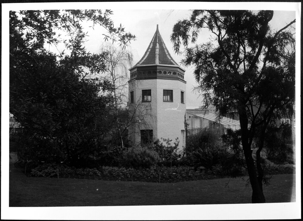 Botany. System Garden