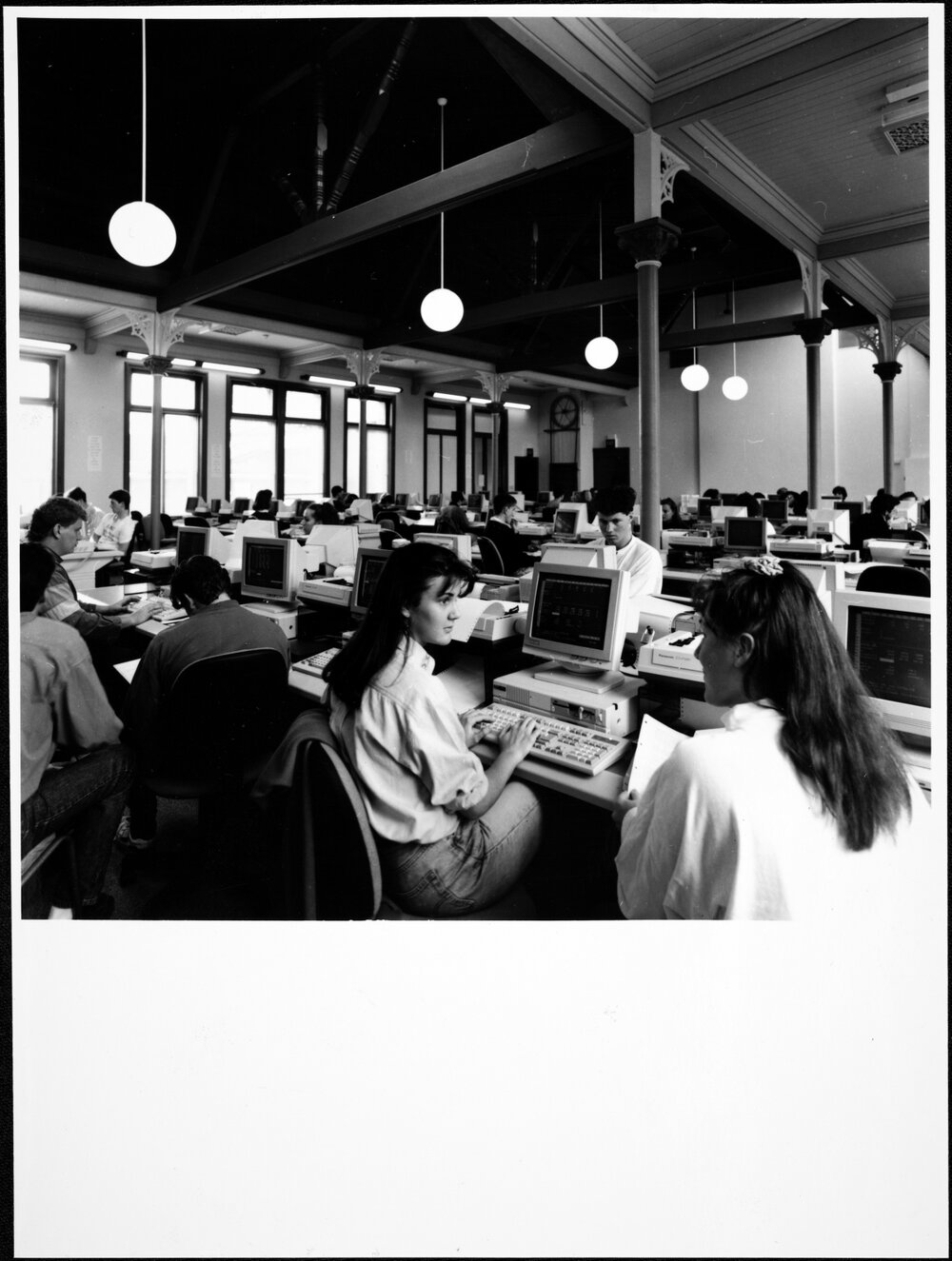 Baldwin Spencer Building. Economics and Commerce computer laboratory. May 1990