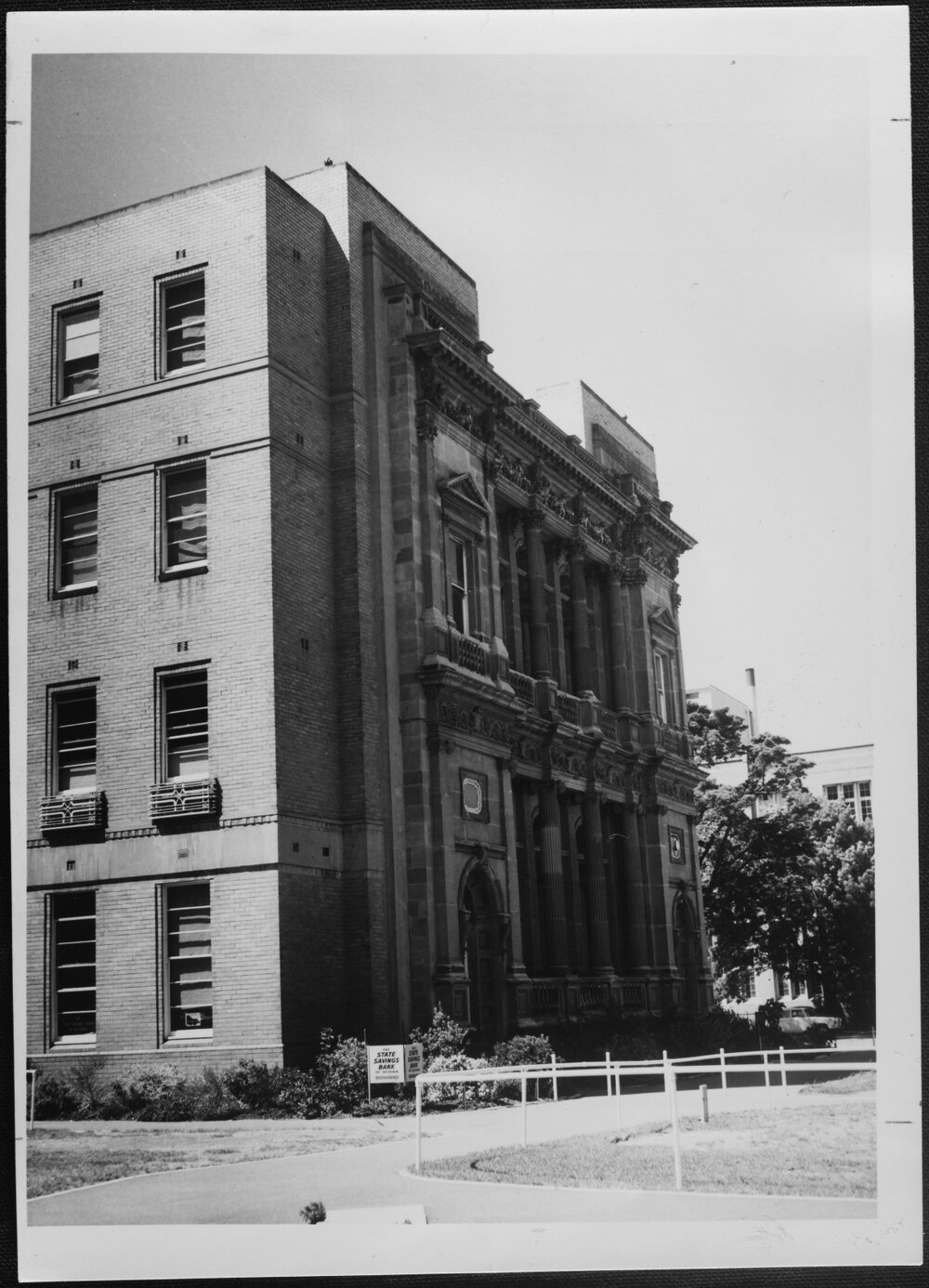 Administration Annex, Bank of New South Wales facade (Old Commerce Building). 1968