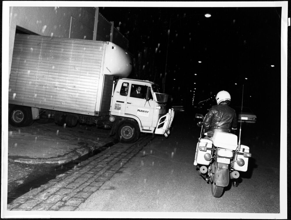 Computer Centre. Moving the big computer from the Old Computer Building to the New Computer Building. Jul 1986