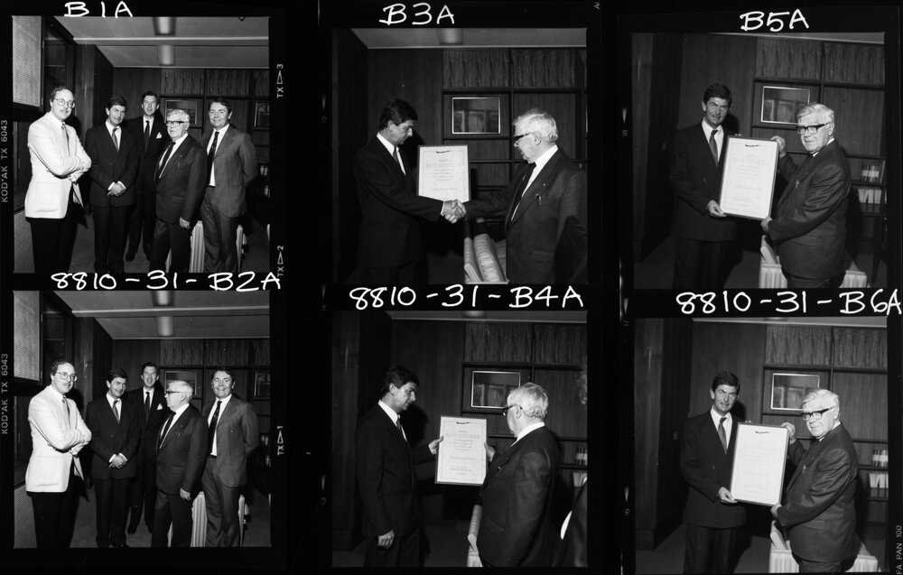 Dutch gift to University. Nov 1988