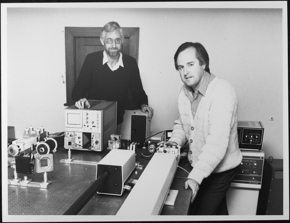 Ghiggino, Dr Ken with laser machine in Chemistry. 3 Apr 1984