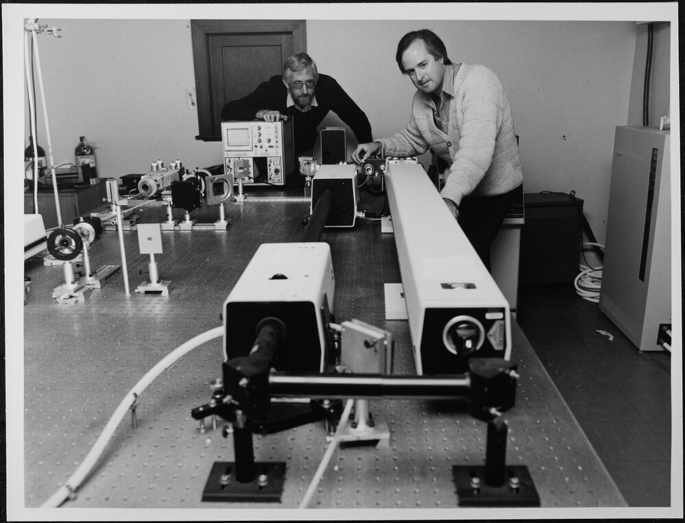 Ghiggino, Dr Ken with laser machine in Chemistry. 3 Apr 1984