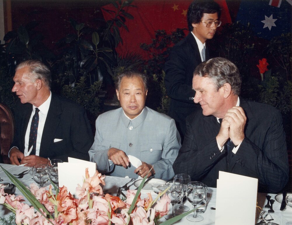 Malcolm Fraser and an unknown Chinese leader at a dinner in Beijing in August 1982.