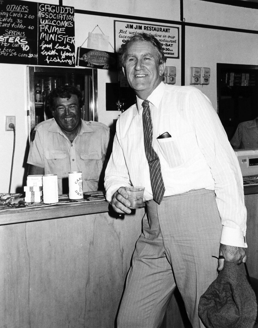 Malcolm Fraser at an outback pub in Gagudju in Cooinda during an official visit to the Northern Territory.