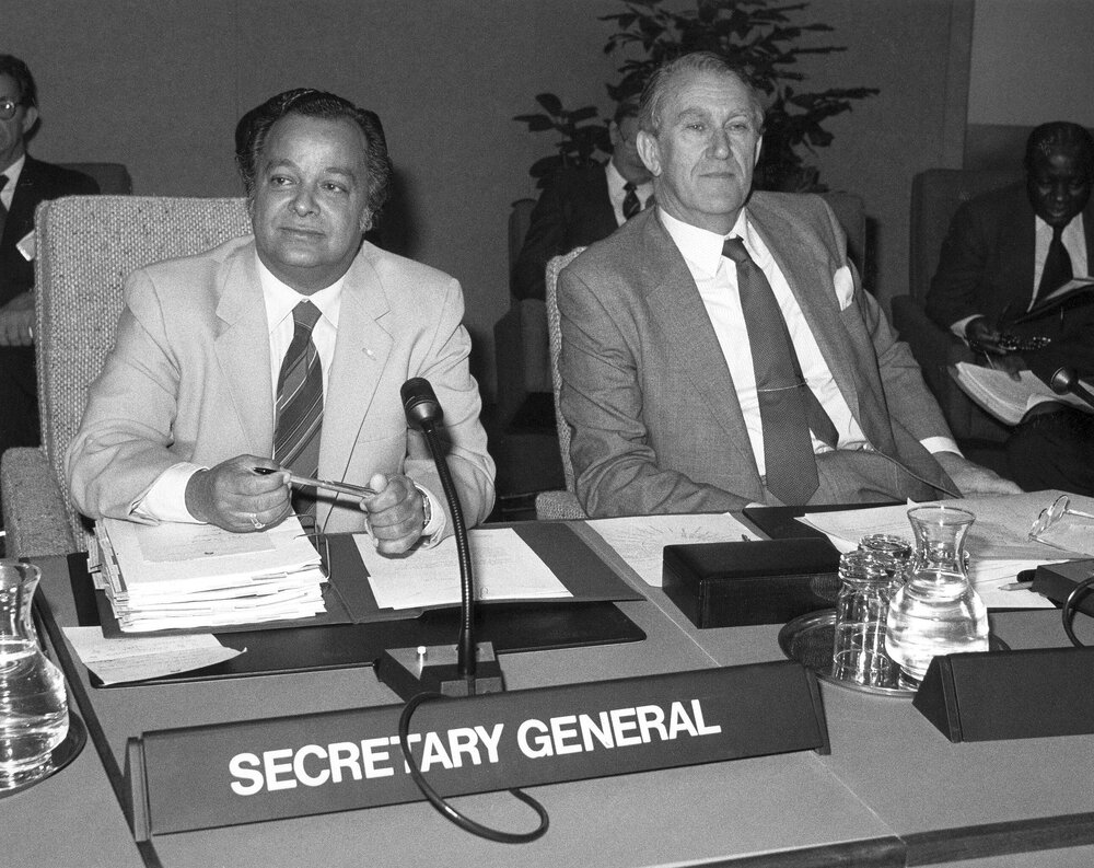 Malcolm Fraser with Commonwealth Secretary-General Shridath Ramphal at the Commonwealth Heads of Government Meeting in Melbourne.