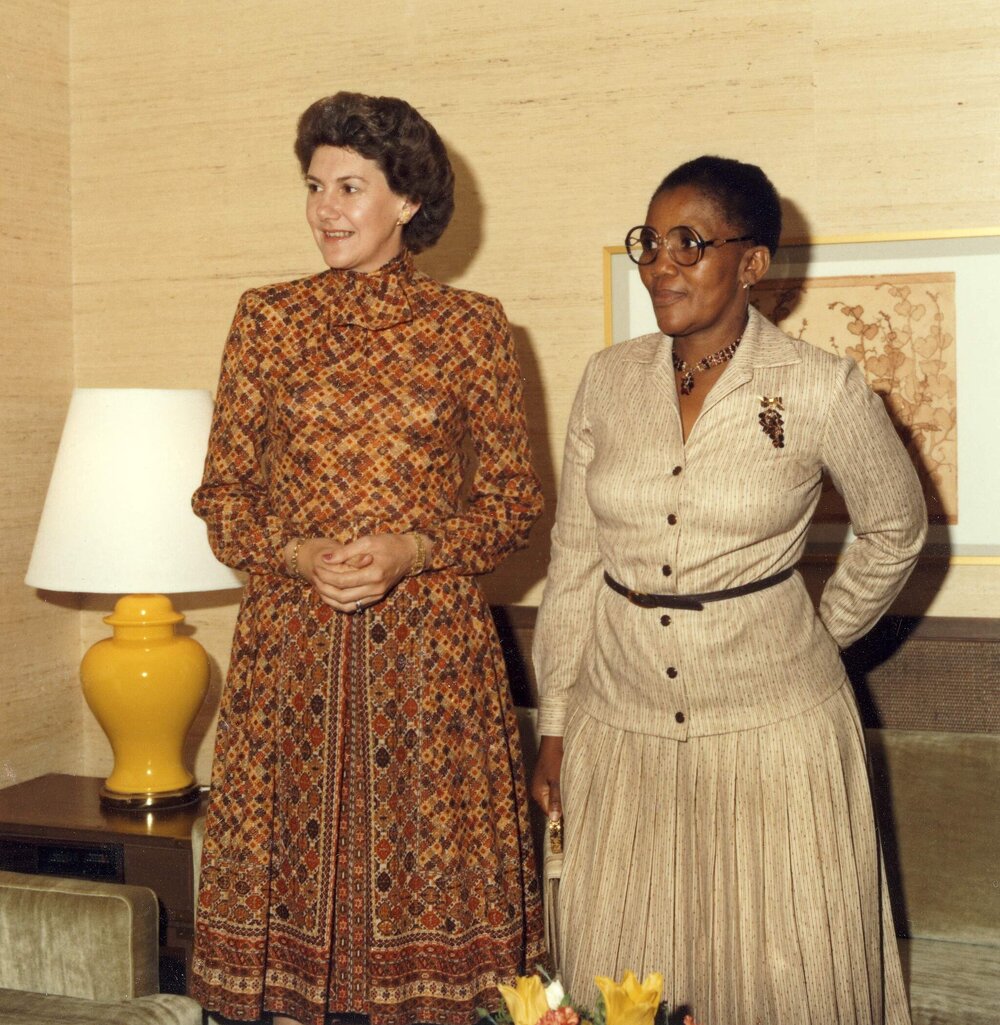 Tamie Fraser with another leader's wife at the Commonwealth Heads of Government Meeting in Melbourne.
