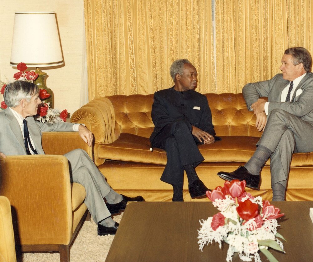 Malcolm Fraser and the Minister for Foreign Affairs Tony Street  talking with the President of Tanzania Julius Nyerere at the Commonwealth Heads of Government Meeting in Melbourne.