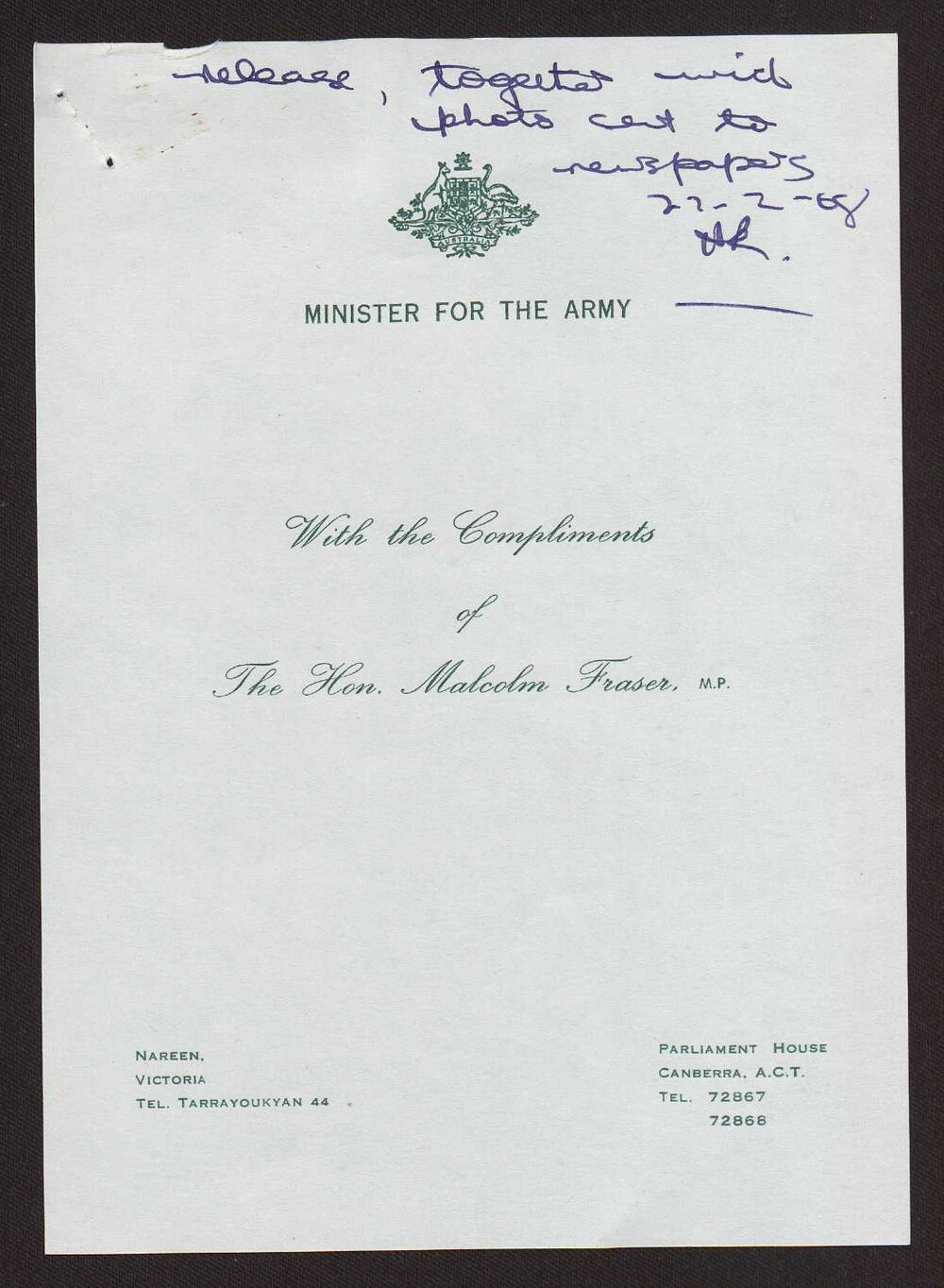 Army Minister presents banner to Pacific Islands regiment