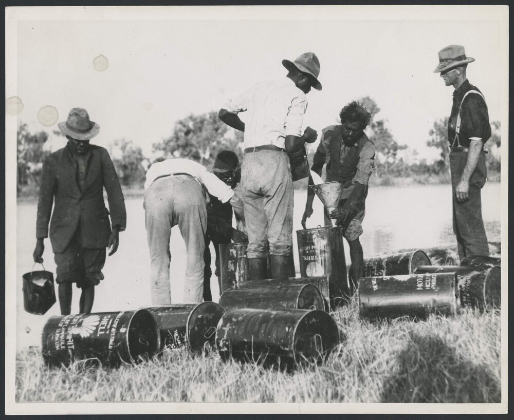 Photographs of the Shell Touring Service and Mapping Unit [10 of many]