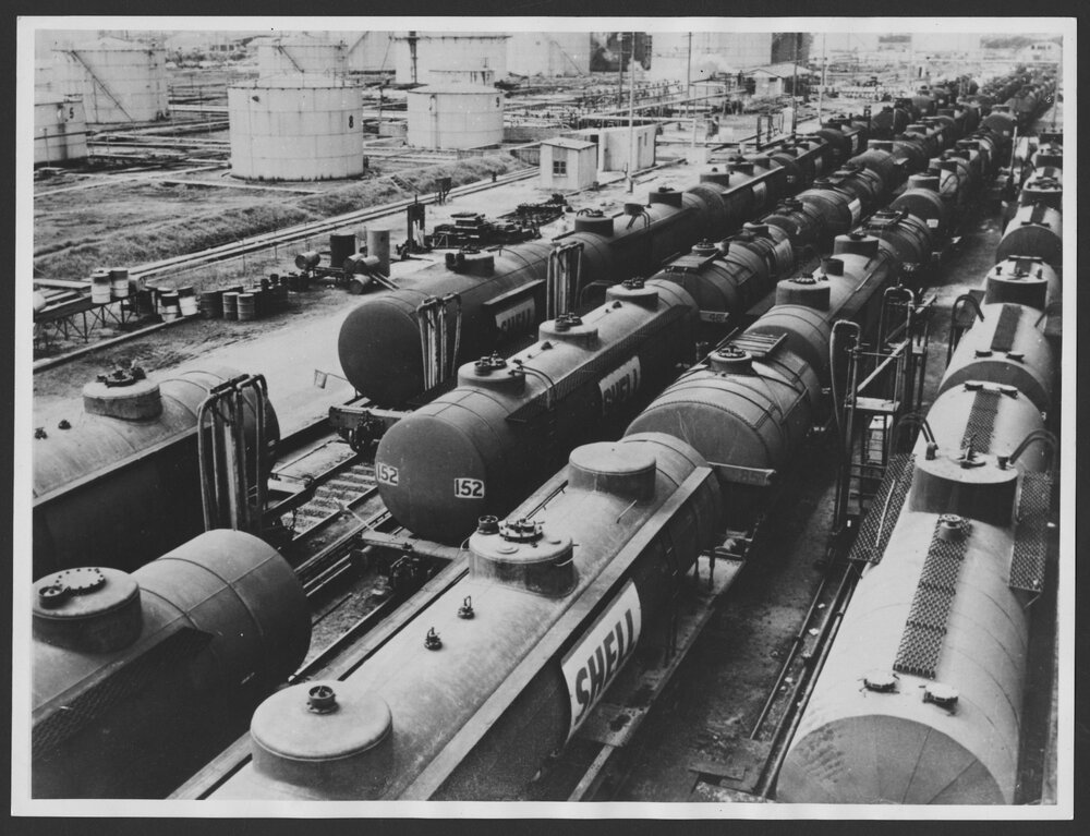 Photographs of Clyde Refinery distribution system, 1954-1960 [1 of many]