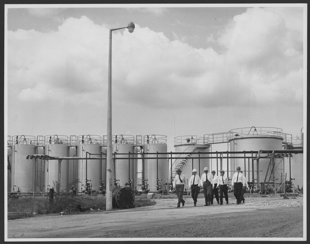 Visitors to Clyde Refinery on tours of inspection [2 of many]