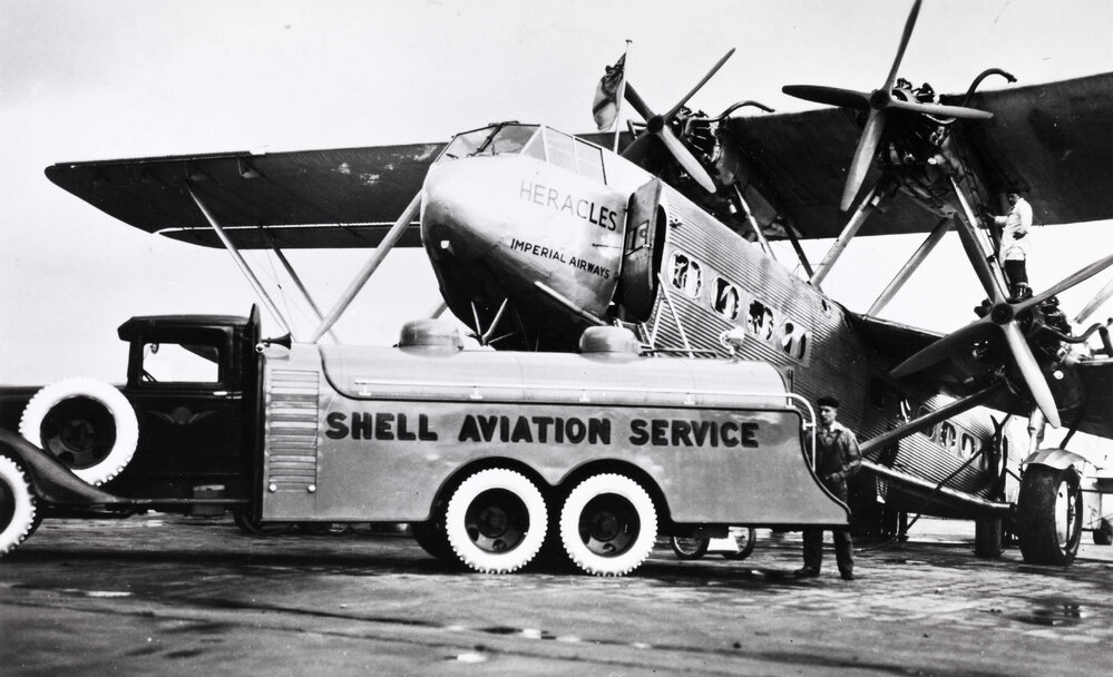 A Shell Aviation Service tanker refuelling a British built Handley Page H