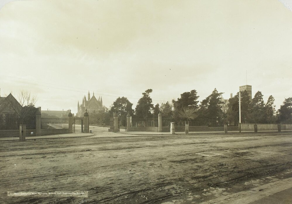 View across Grattan Street of main entrance, University of Melbourne, 1901.