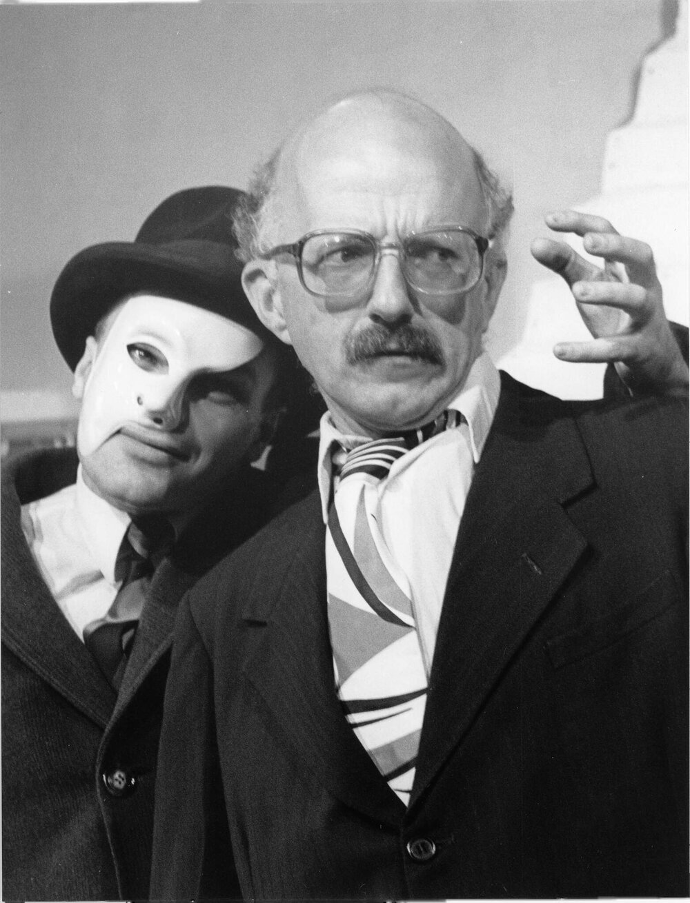 Jim Bonaparte...Dick (the Fleabag Report)