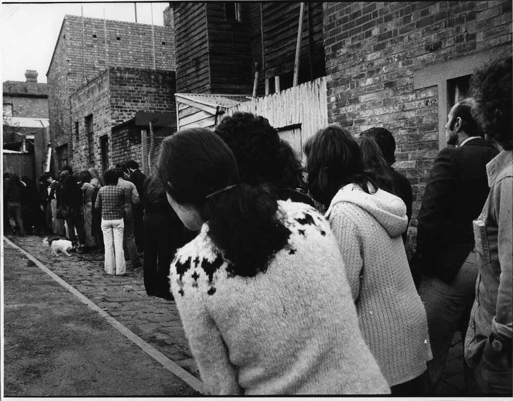 Queue to buy tickets