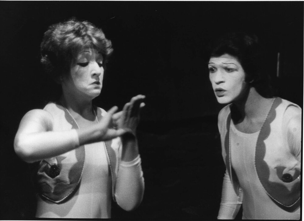 Zazu and Zerkus: mime and dance