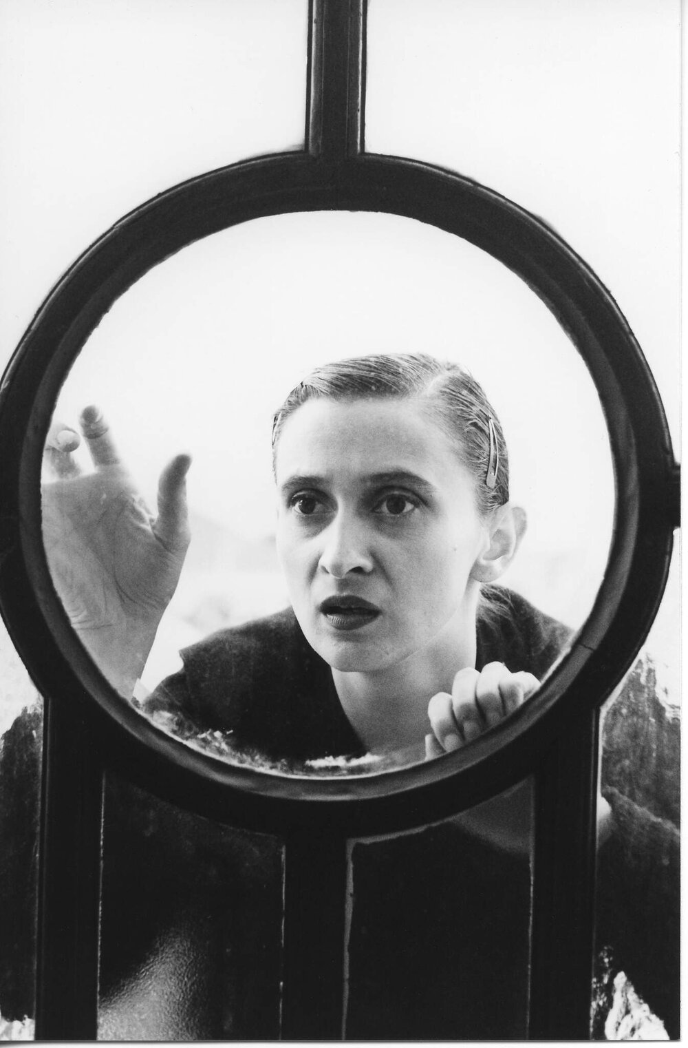 Poles Apart: &ldquo;The Skipping Girl&rdquo;