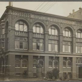 [Building occupied by] Metcalfe and Barnard, [Flinders Lane]