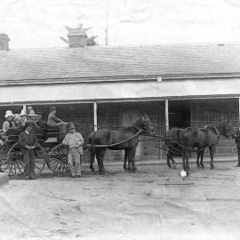 Wooloomanata Stables