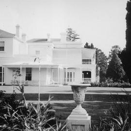 "Como" Toorak Rd, South Yarra.