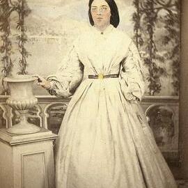 Full-length portrait photo of Annie [Armytage?]